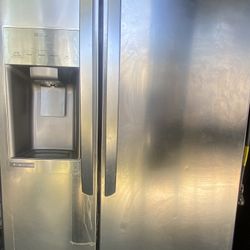 LG Refrigerator Two-Door 