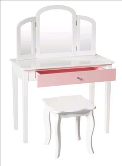 Girls Vanity/desk
