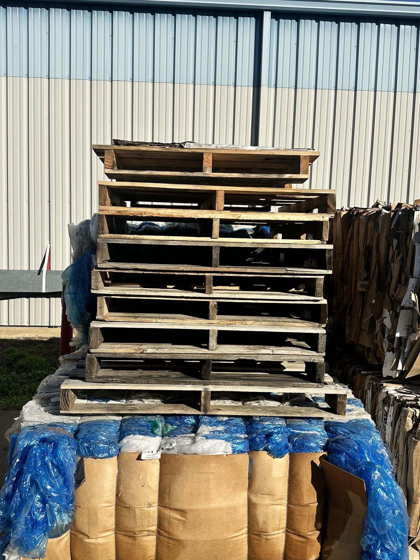 Pallets-FREE