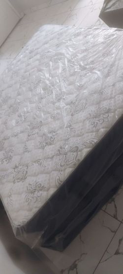 Queen size Air size mattress