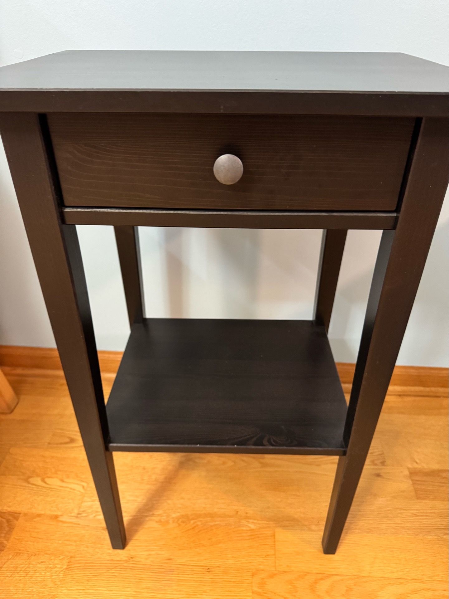 Night stand