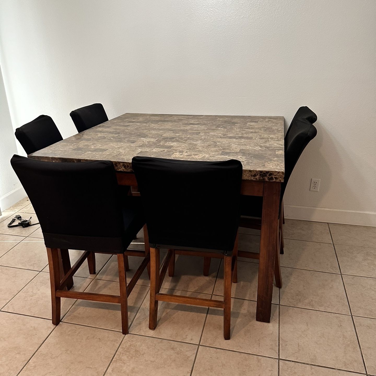 Marble Table And Chairs 