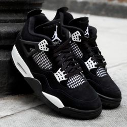 Air Jordan 4 Retro ‘White Thunder”