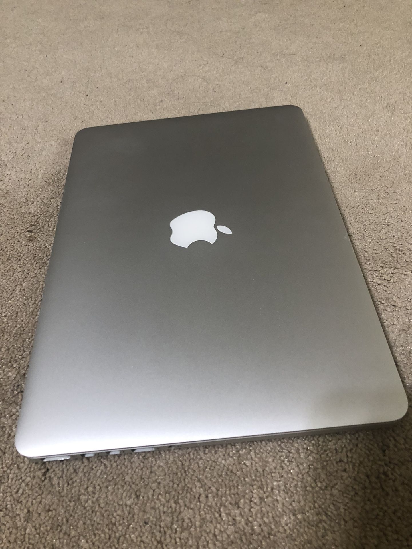 MacBook Pro 2015, 500G SSD, 8G, 2.9GHz i5, With Two Connectors