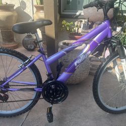 Purple Rallye Mountain Bike 24”. Front Suspension 
