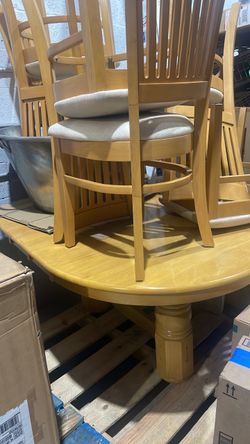 Table with chairs 🪑