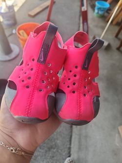 Nike girl sandals