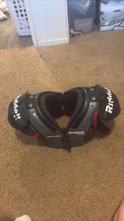 Tackle football shoulder pads Tackle football shoulder pads