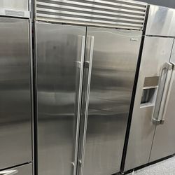 Sub Zero 42” Built In Side By Side Refrigerator Stainless + Ice Maker
