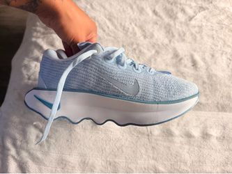 Women Nike Motiva