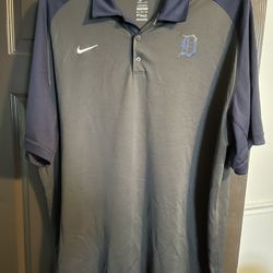 Tigers,Michigan,Redwings,Nike,Carhatt Spots Aperal - Like New