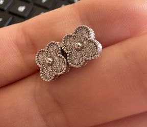 Pass Diamond Test True VCA Style Earrings