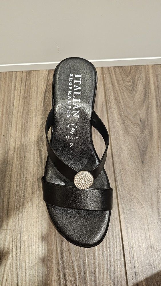 Italian Shoemaker Black 7 Inch Easylow Rise Heel