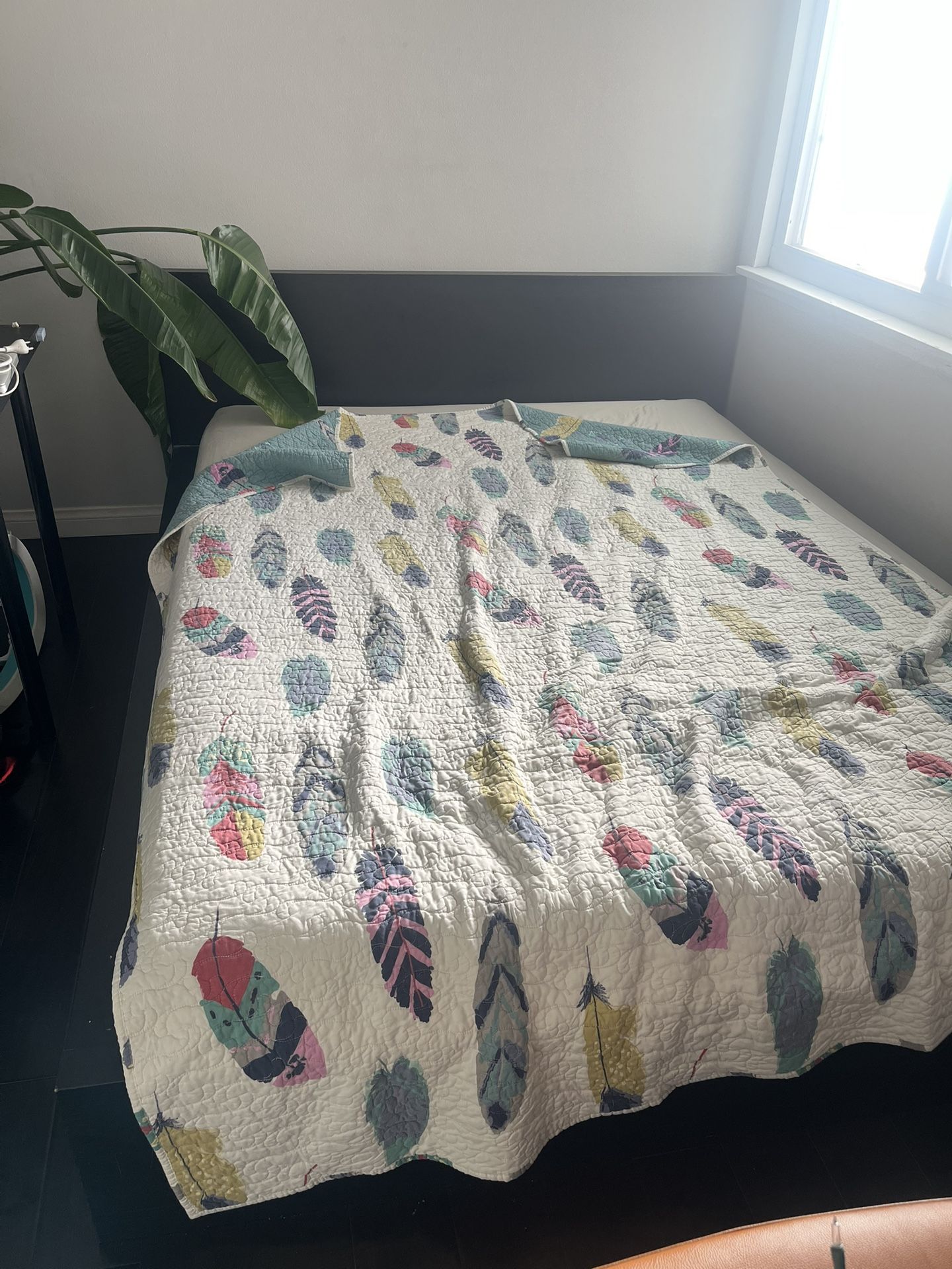 Queen Size Ikea Malm Bed (bed frame + Slats)