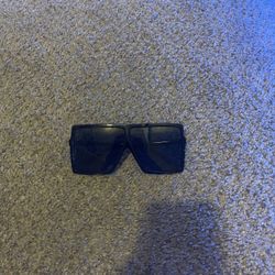 Stylish Oversized Black Sunglasses