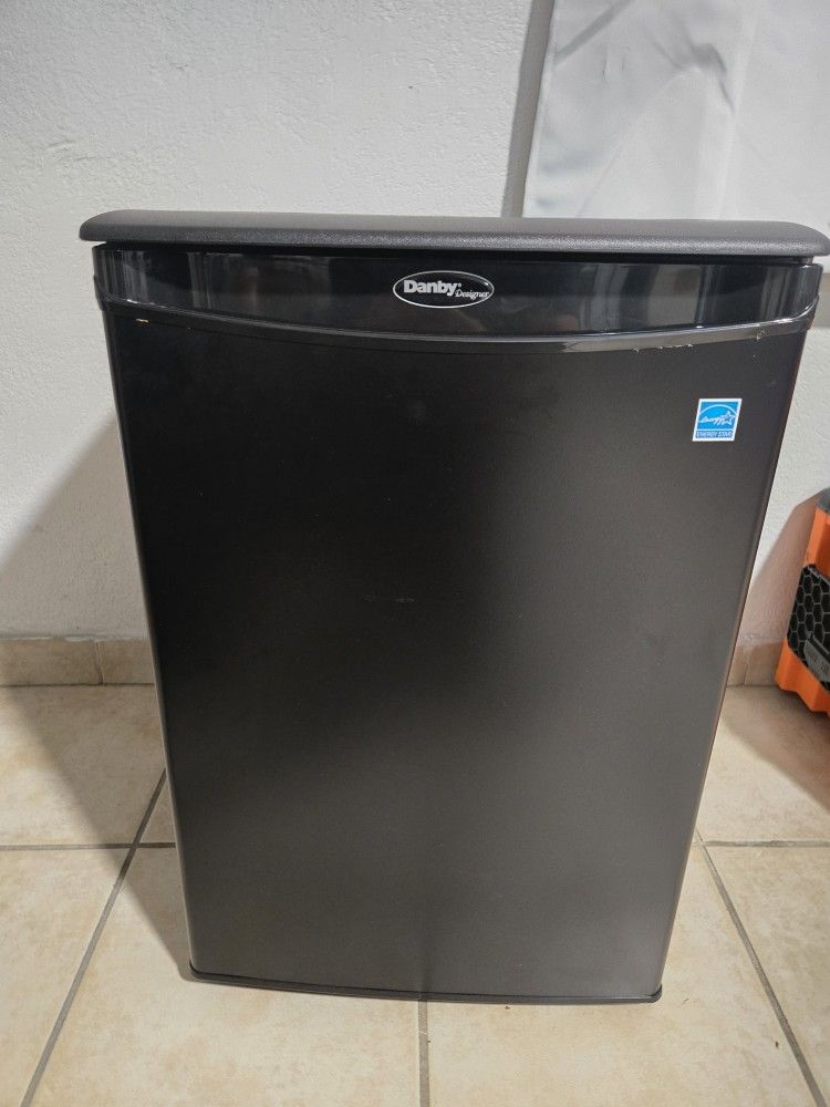 Mini Fridge Danby