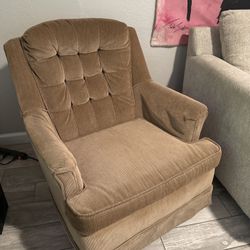 Accent Chairs 