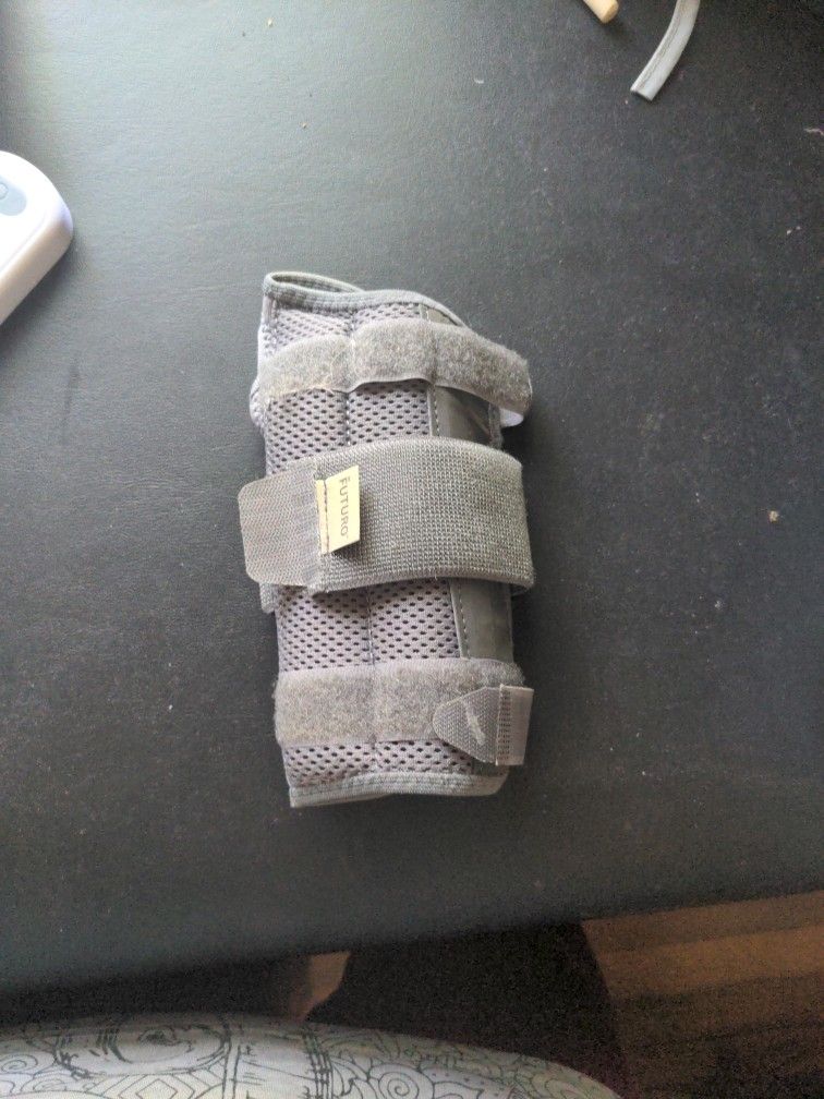 Futuro Arthritis Carpal Tunnel Wrist Guard