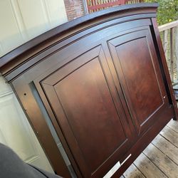 Queen Size Solid Wood Bed Frame 