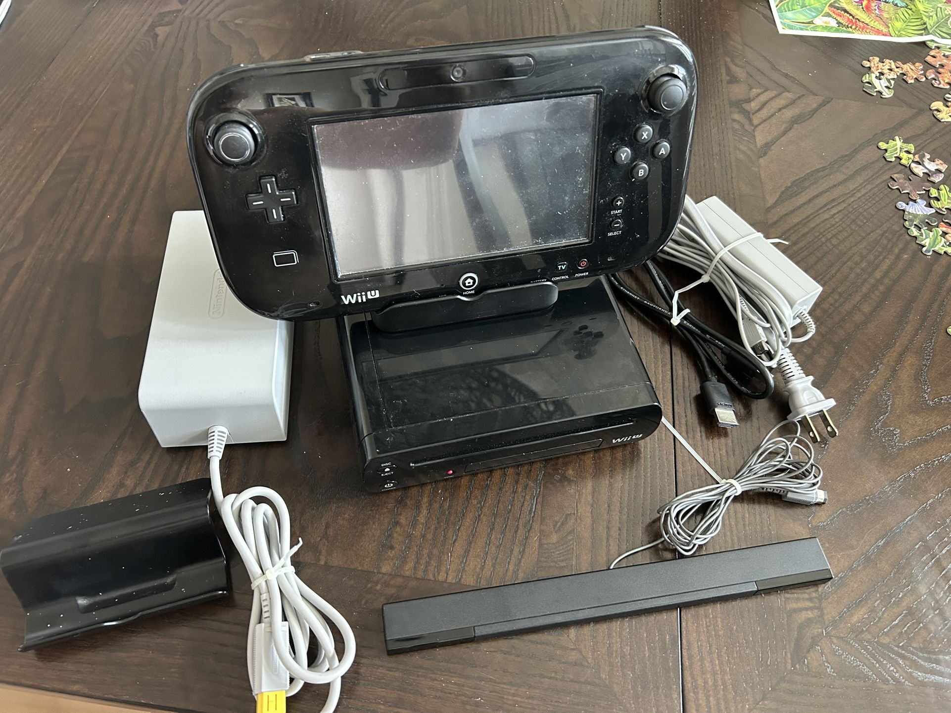 Nintendo Wii U WUP-0101 32GB Video Game Console
