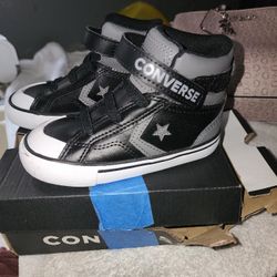 8c Converse High Top Never Worn 