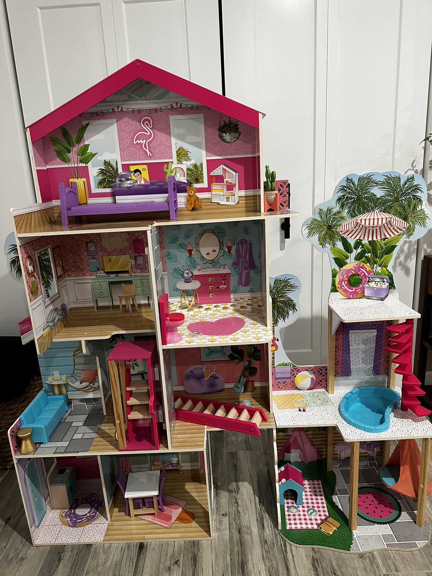 Barbie dream house 