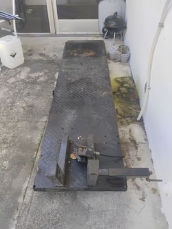 Motorcycle lift
