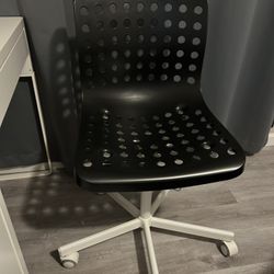 Black Swivel Desk Chair