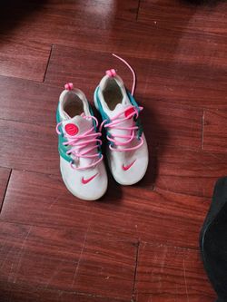 Nike  Kids Sneakers White Teal Pink size 2y