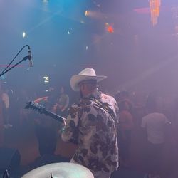 Bajoquinto, Acordeon, Bateria, Norteño Con Tuba o Bass,