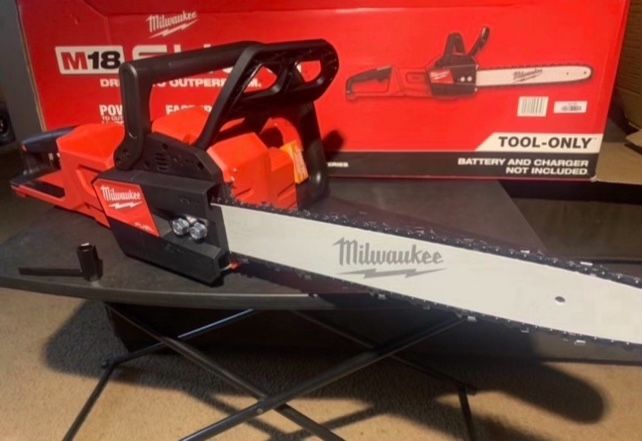 Milwaukee 18v Fuel 16” CHAIN SAW