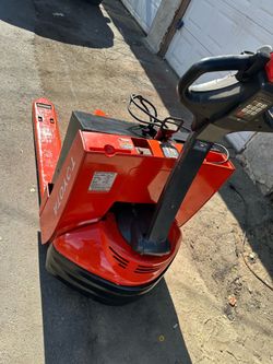 Transpaleta eléctrica Toyota