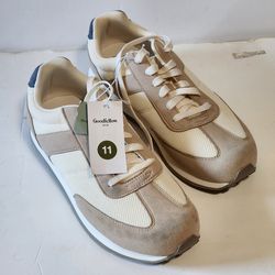 Good fellow walking shoes size 11 pair