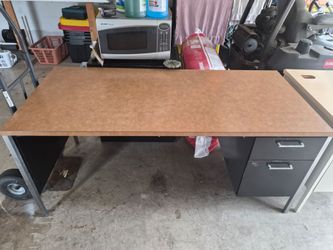 Metal desk