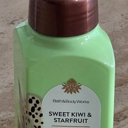 Sweet Kiwi & Starfruit
Gentle & Clean Foaming Hand Soap