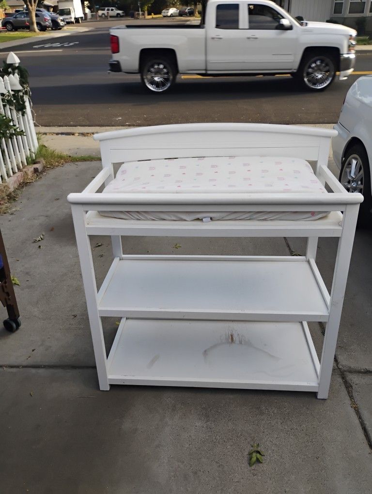 $25 Baby Changing Table Fcfs Serious Buyers Only Local Pickup