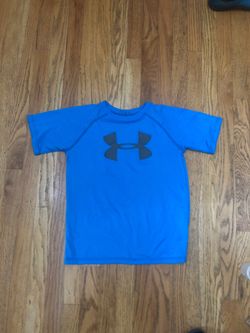 Youth boys Under Armour shirt size medium