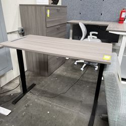 Like New Electric Sit To Stand Desk $450