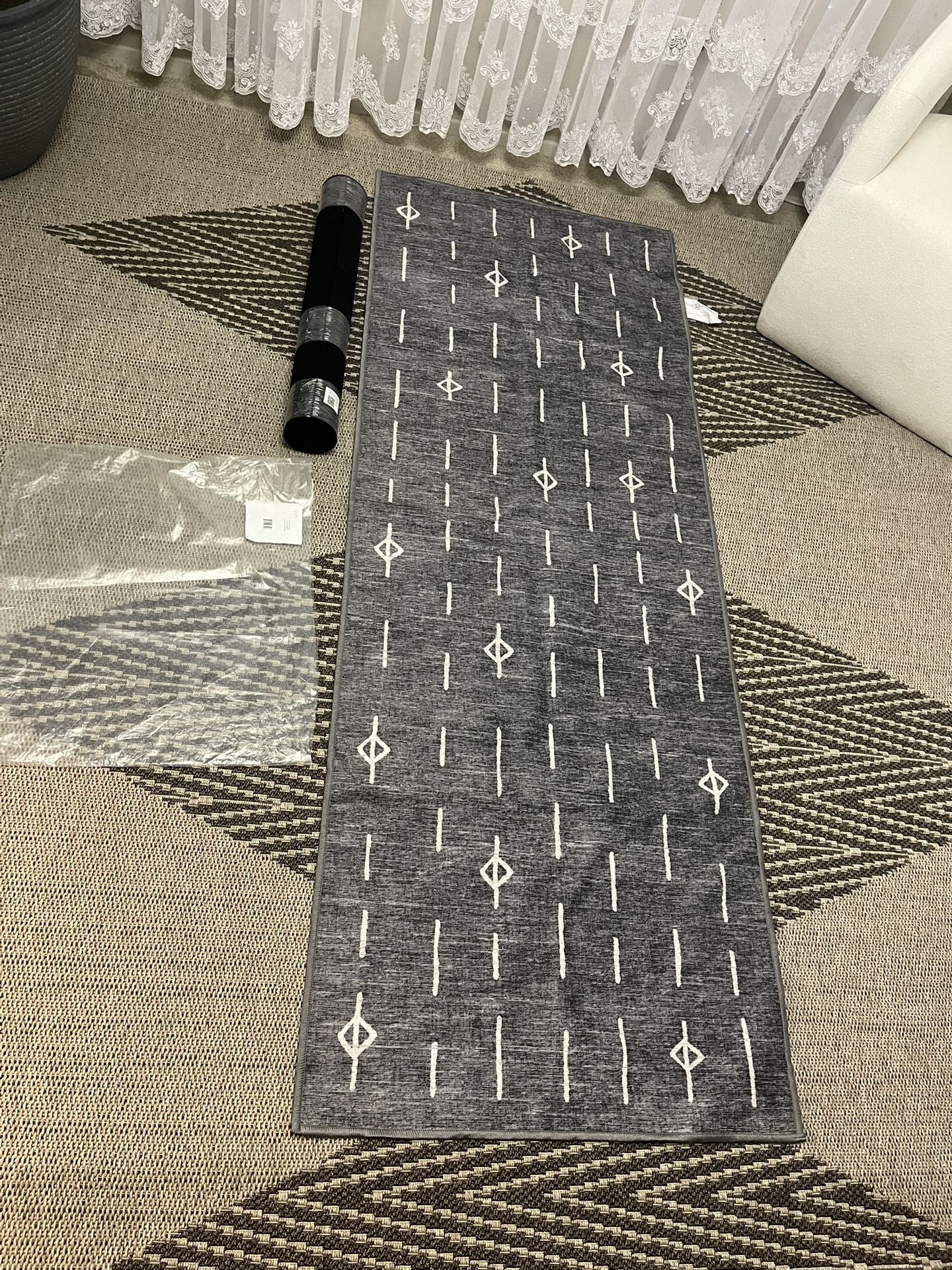 New Ruggable Flatwoven Washable Alina Runner Rug, 2'6" x 7' with pad