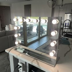 Vanity Hollywood Mirror