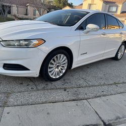 2013 Ford Fusion Hybrid SE