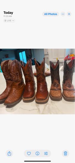 Boy boots