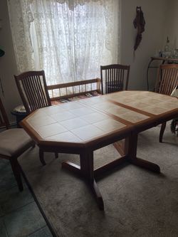 Table W/ 4 Chairs