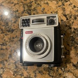 Kodak Brownie Starmatic No. 46, Kodak lens f/10