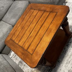 Solid Wood Accent / End Table – Classic Style