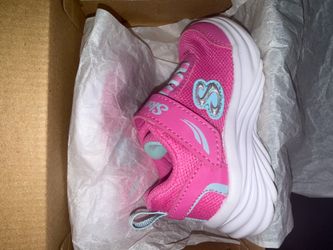 Brand New toddler Pink Skechers size 5