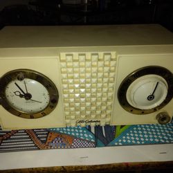 Vintage Rare CBS Columbia Am/clock Tube Radio Model 542.