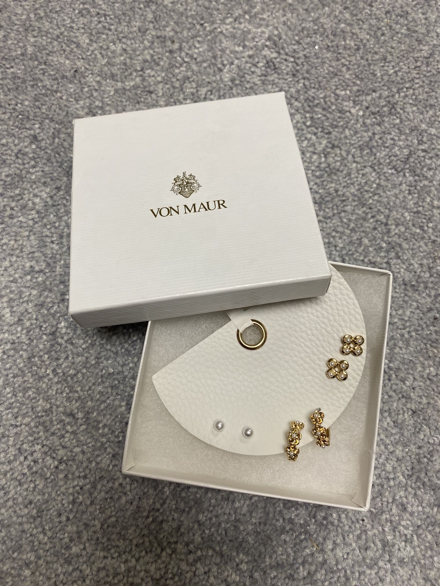 Von Maur gold and pearl earring set