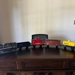Model Train Set With Tracks And Cars