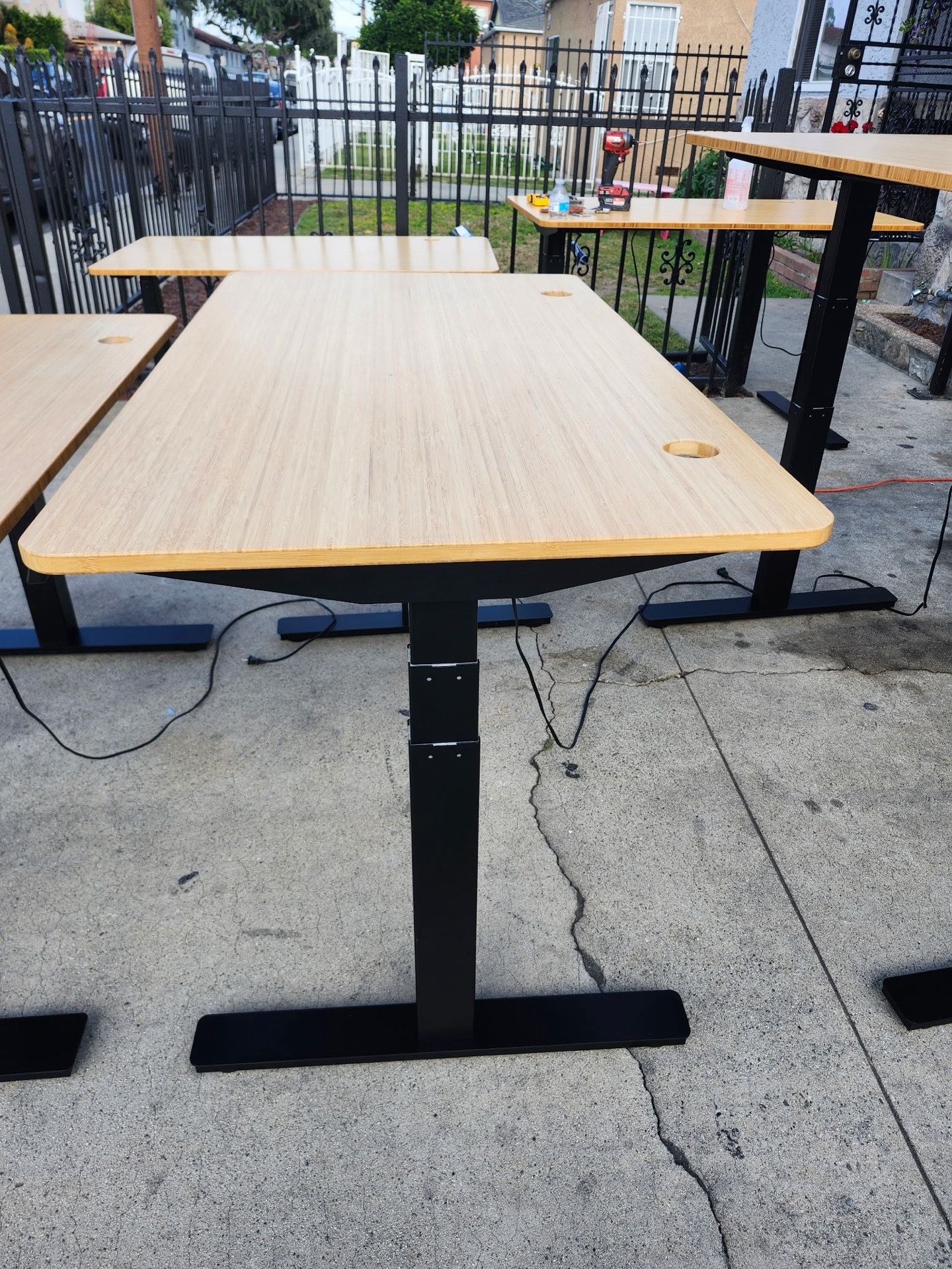 Hi-adjustable table